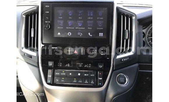 Nunua Imported Toyota Land Cruiser White Gari ndani ya Import - Dubai nchini Hhohho Nunua Imported Toyota Land Cruiser White Gari ndani ya Import - Dubai nchini Hhohho