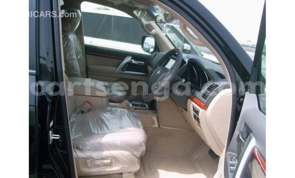 Nunua Imported Toyota Land Cruiser Black Gari ndani ya Import - Dubai nchini Hhohho Nunua Imported Toyota Land Cruiser Black Gari ndani ya Import - Dubai nchini Hhohho