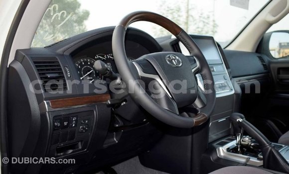 Buy Import Toyota Land Cruiser White Car in Import - Dubai in Hhohho Buy Import Toyota Land Cruiser White Car in Import - Dubai in Hhohho