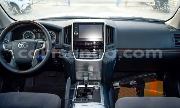 Buy Import Toyota Land Cruiser White Car in Import - Dubai in Hhohho Buy Import Toyota Land Cruiser White Car in Import - Dubai in Hhohho