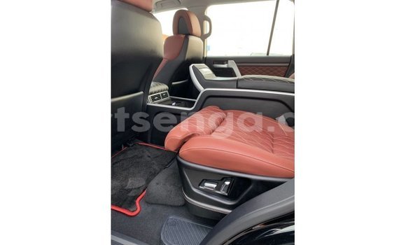 Nunua Imported Toyota Land Cruiser Black Gari ndani ya Import - Dubai nchini Hhohho Nunua Imported Toyota Land Cruiser Black Gari ndani ya Import - Dubai nchini Hhohho