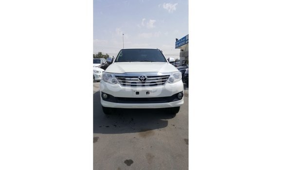 Buy Import Toyota Fortuner White Car in Import - Dubai in Hhohho Buy Import Toyota Fortuner White Car in Import - Dubai in Hhohho
