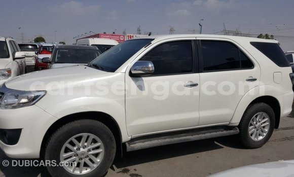 Buy Import Toyota Fortuner White Car in Import - Dubai in Hhohho Buy Import Toyota Fortuner White Car in Import - Dubai in Hhohho
