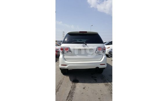 Buy Import Toyota Fortuner White Car in Import - Dubai in Hhohho Buy Import Toyota Fortuner White Car in Import - Dubai in Hhohho