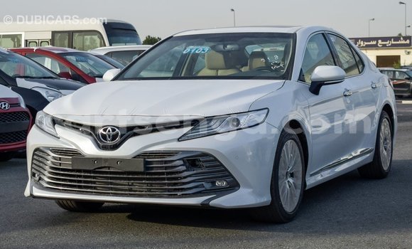 Acheter Import Voiture Toyota Camry Blanc à Import - Dubai, Hhohho Acheter Import Voiture Toyota Camry Blanc à Import - Dubai, Hhohho