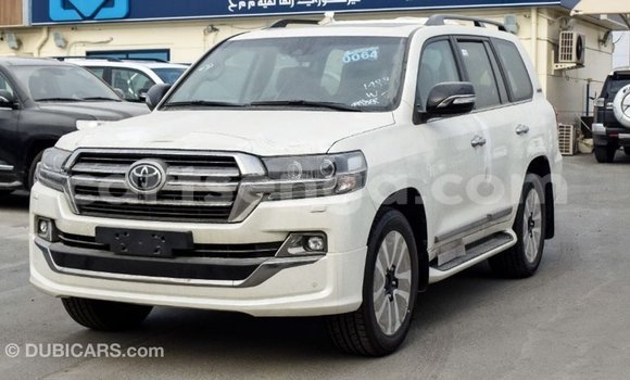 Buy Import Toyota Land Cruiser White Car in Import - Dubai in Hhohho Buy Import Toyota Land Cruiser White Car in Import - Dubai in Hhohho