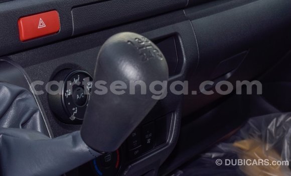 Acheter Import Voiture Toyota Hiace Blanc à Import - Dubai, Hhohho Acheter Import Voiture Toyota Hiace Blanc à Import - Dubai, Hhohho