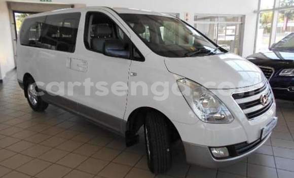 Acheter Occasion Voiture Hyundai H1 Blanc à Manzini, Manzini Acheter Occasion Voiture Hyundai H1 Blanc à Manzini, Manzini