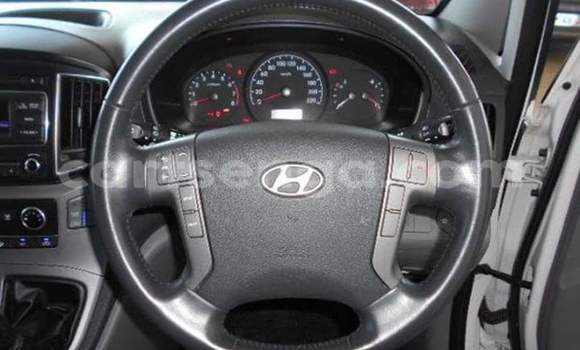 Acheter Occasion Voiture Hyundai H1 Blanc à Manzini, Manzini Acheter Occasion Voiture Hyundai H1 Blanc à Manzini, Manzini