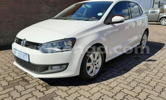 Acheter Occasion Voiture Volkswagen Polo Blanc à Bhunya, Manzini Acheter Occasion Voiture Volkswagen Polo Blanc à Bhunya, Manzini