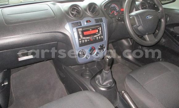 Acheter Occasion Voiture Ford Ikon Gris à Manzini, Manzini Acheter Occasion Voiture Ford Ikon Gris à Manzini, Manzini