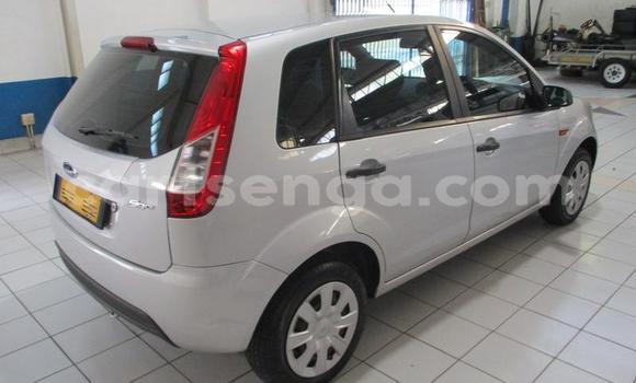 Acheter Occasion Voiture Ford Ikon Gris à Manzini, Manzini Acheter Occasion Voiture Ford Ikon Gris à Manzini, Manzini