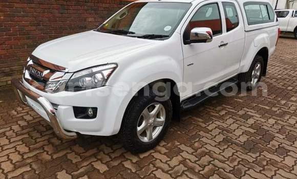 Acheter Occasion Voiture Isuzu KB Blanc à Manzini, Manzini Acheter Occasion Voiture Isuzu KB Blanc à Manzini, Manzini