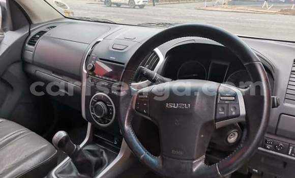 Acheter Occasion Voiture Isuzu KB Blanc à Manzini, Manzini Acheter Occasion Voiture Isuzu KB Blanc à Manzini, Manzini