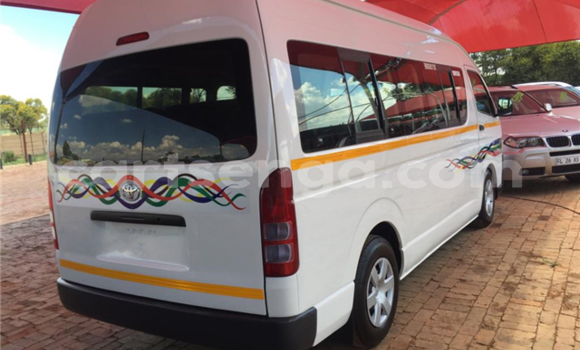 Buy Used Toyota iQ White Car in Ezulwini in Hhohho Buy Used Toyota iQ White Car in Ezulwini in Hhohho