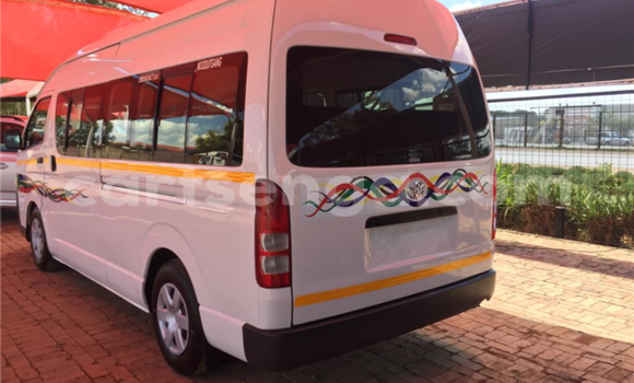 Buy Used Toyota iQ White Car in Ezulwini in Hhohho Buy Used Toyota iQ White Car in Ezulwini in Hhohho