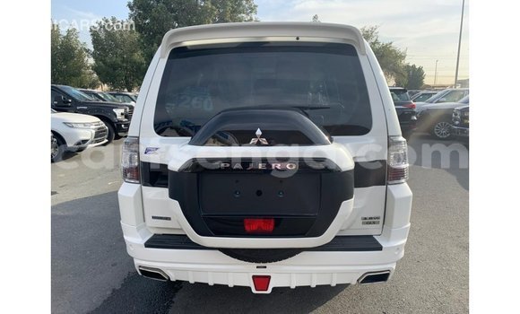 Nunua Imported Mitsubishi Pajero White Gari ndani ya Import - Dubai nchini Hhohho Nunua Imported Mitsubishi Pajero White Gari ndani ya Import - Dubai nchini Hhohho