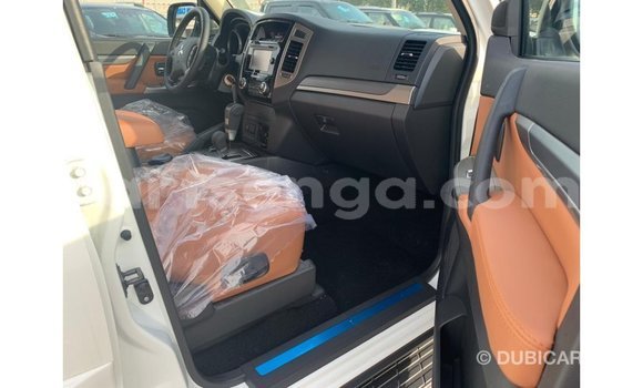 Nunua Imported Mitsubishi Pajero White Gari ndani ya Import - Dubai nchini Hhohho Nunua Imported Mitsubishi Pajero White Gari ndani ya Import - Dubai nchini Hhohho