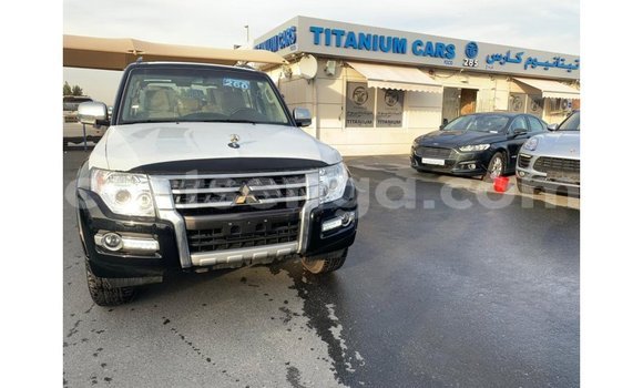 Nunua Imported Mitsubishi Pajero Black Gari ndani ya Import - Dubai nchini Hhohho Nunua Imported Mitsubishi Pajero Black Gari ndani ya Import - Dubai nchini Hhohho