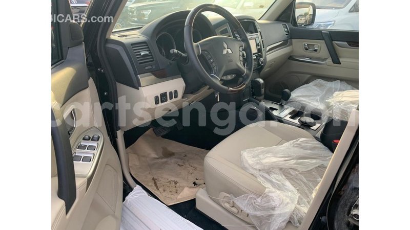 Big with watermark mitsubishi pajero hhohho import dubai 15750