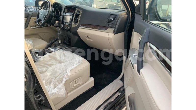 Big with watermark mitsubishi pajero hhohho import dubai 15750