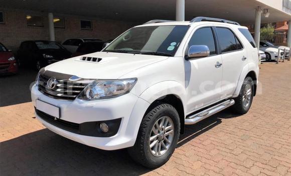 Buy Used Toyota Fortuner White Car in Malkerns in Manzini Buy Used Toyota Fortuner White Car in Malkerns in Manzini