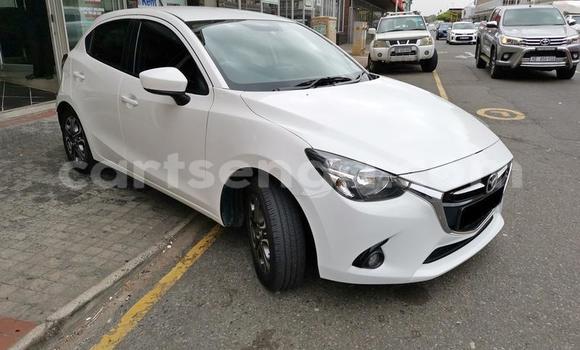 Nunua Ilio tumika Mazda 2 White Gari ndani ya Ezulwini nchini Hhohho Nunua Ilio tumika Mazda 2 White Gari ndani ya Ezulwini nchini Hhohho