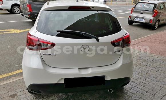 Nunua Ilio tumika Mazda 2 White Gari ndani ya Ezulwini nchini Hhohho Nunua Ilio tumika Mazda 2 White Gari ndani ya Ezulwini nchini Hhohho