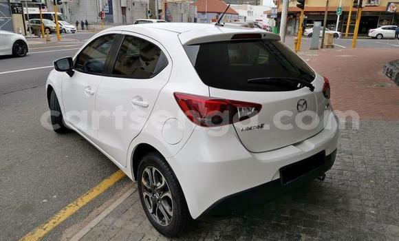 Nunua Ilio tumika Mazda 2 White Gari ndani ya Ezulwini nchini Hhohho Nunua Ilio tumika Mazda 2 White Gari ndani ya Ezulwini nchini Hhohho