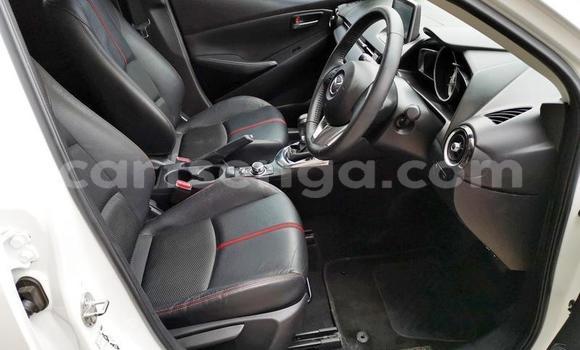 Nunua Ilio tumika Mazda 2 White Gari ndani ya Ezulwini nchini Hhohho Nunua Ilio tumika Mazda 2 White Gari ndani ya Ezulwini nchini Hhohho