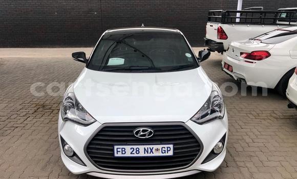 Nunua Ilio tumika Hyundai Veloster White Gari ndani ya Manzini nchini Manzini Nunua Ilio tumika Hyundai Veloster White Gari ndani ya Manzini nchini Manzini