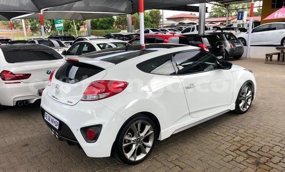Nunua Ilio tumika Hyundai Veloster White Gari ndani ya Manzini nchini Manzini Nunua Ilio tumika Hyundai Veloster White Gari ndani ya Manzini nchini Manzini