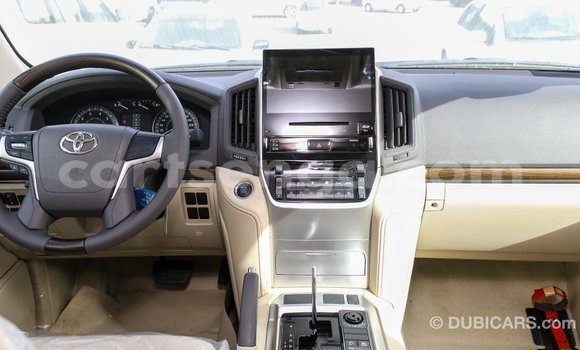 Buy Import Toyota Land Cruiser White Car in Import - Dubai in Hhohho Buy Import Toyota Land Cruiser White Car in Import - Dubai in Hhohho