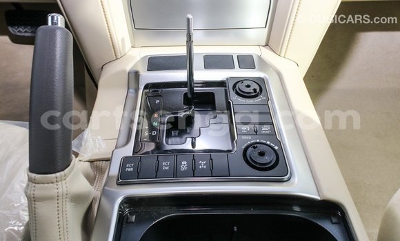 Buy Import Toyota Land Cruiser White Car in Import - Dubai in Hhohho Buy Import Toyota Land Cruiser White Car in Import - Dubai in Hhohho