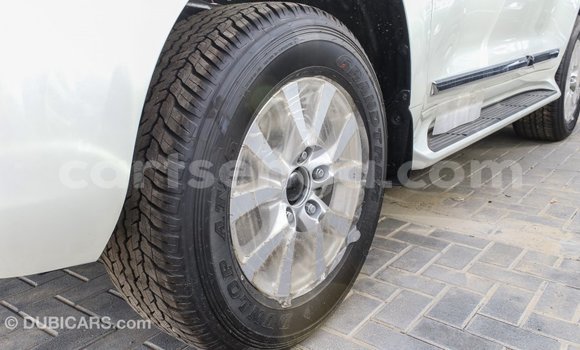 Buy Import Toyota Land Cruiser White Car in Import - Dubai in Hhohho Buy Import Toyota Land Cruiser White Car in Import - Dubai in Hhohho