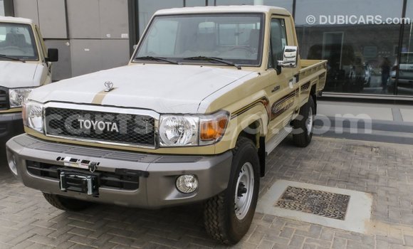 Buy Import Toyota Land Cruiser Beige Car in Import - Dubai in Hhohho Buy Import Toyota Land Cruiser Beige Car in Import - Dubai in Hhohho
