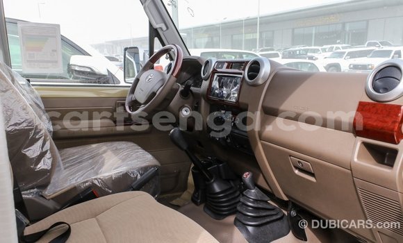 Buy Import Toyota Land Cruiser Beige Car in Import - Dubai in Hhohho Buy Import Toyota Land Cruiser Beige Car in Import - Dubai in Hhohho