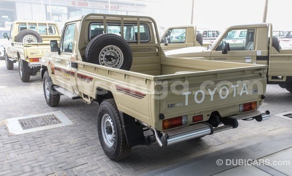 Buy Import Toyota Land Cruiser Beige Car in Import - Dubai in Hhohho Buy Import Toyota Land Cruiser Beige Car in Import - Dubai in Hhohho