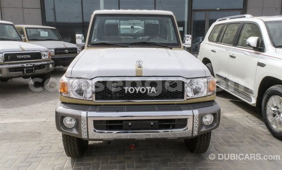Buy Import Toyota Land Cruiser Beige Car in Import - Dubai in Hhohho Buy Import Toyota Land Cruiser Beige Car in Import - Dubai in Hhohho