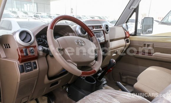Buy Import Toyota Land Cruiser Beige Car in Import - Dubai in Hhohho Buy Import Toyota Land Cruiser Beige Car in Import - Dubai in Hhohho