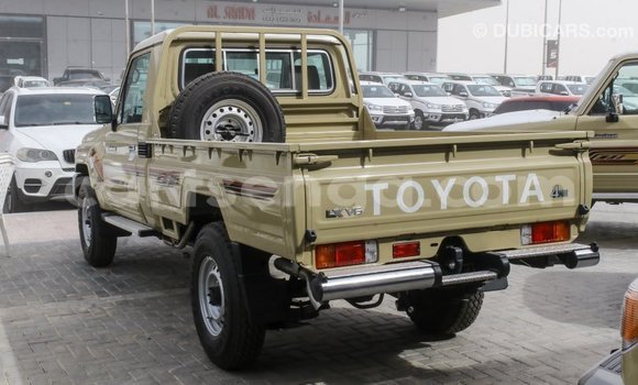 Buy Import Toyota Land Cruiser Beige Car in Import - Dubai in Hhohho Buy Import Toyota Land Cruiser Beige Car in Import - Dubai in Hhohho