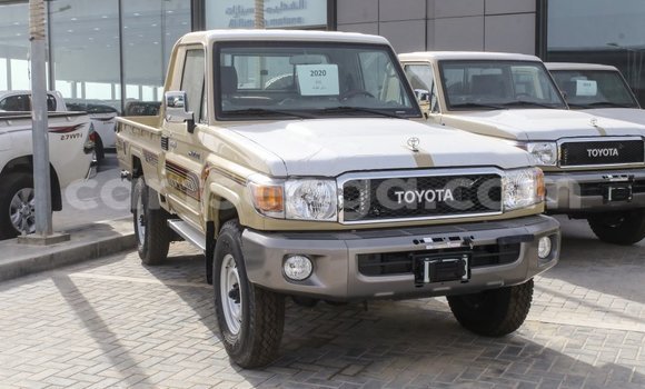 Acheter Import Voiture Toyota Land Cruiser Beige à Import - Dubai, Hhohho Acheter Import Voiture Toyota Land Cruiser Beige à Import - Dubai, Hhohho