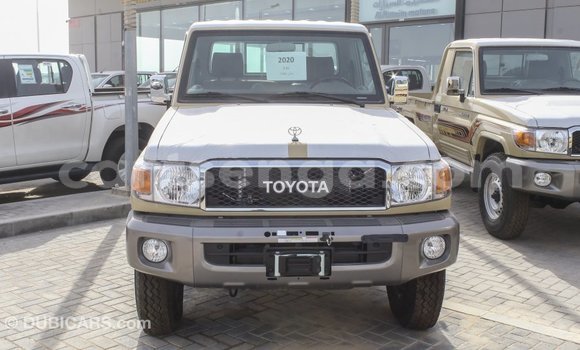 Acheter Import Voiture Toyota Land Cruiser Beige à Import - Dubai, Hhohho Acheter Import Voiture Toyota Land Cruiser Beige à Import - Dubai, Hhohho