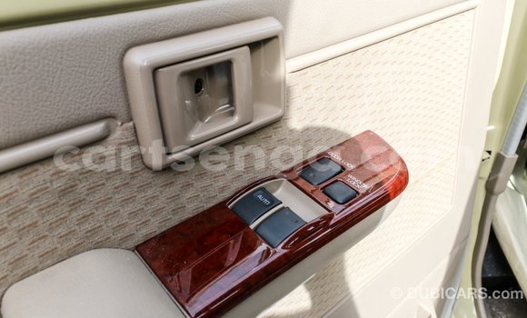 Acheter Import Voiture Toyota Land Cruiser Beige à Import - Dubai, Hhohho Acheter Import Voiture Toyota Land Cruiser Beige à Import - Dubai, Hhohho