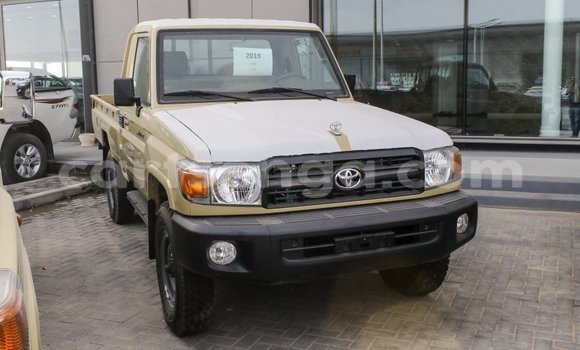 Buy Import Toyota Land Cruiser Beige Car in Import - Dubai in Hhohho Buy Import Toyota Land Cruiser Beige Car in Import - Dubai in Hhohho