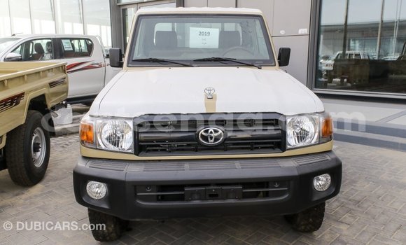 Buy Import Toyota Land Cruiser Beige Car in Import - Dubai in Hhohho Buy Import Toyota Land Cruiser Beige Car in Import - Dubai in Hhohho