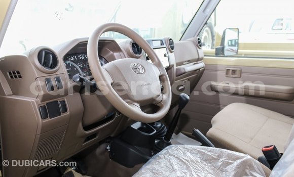 Buy Import Toyota Land Cruiser Beige Car in Import - Dubai in Hhohho Buy Import Toyota Land Cruiser Beige Car in Import - Dubai in Hhohho