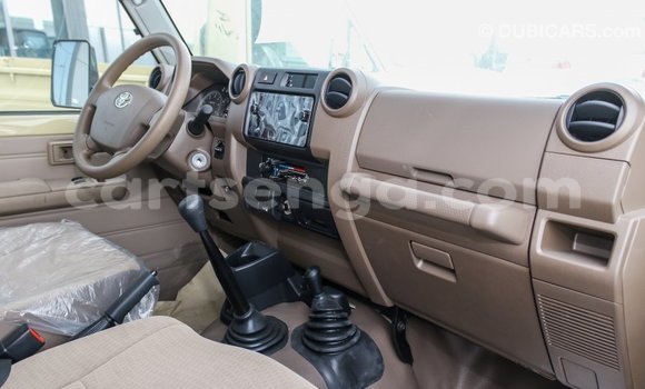 Buy Import Toyota Land Cruiser Beige Car in Import - Dubai in Hhohho Buy Import Toyota Land Cruiser Beige Car in Import - Dubai in Hhohho