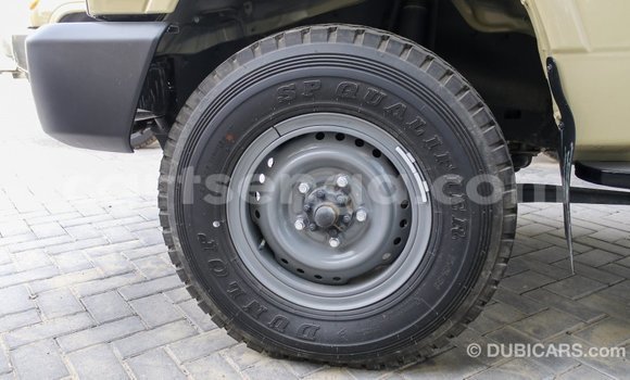 Buy Import Toyota Land Cruiser Beige Car in Import - Dubai in Hhohho Buy Import Toyota Land Cruiser Beige Car in Import - Dubai in Hhohho