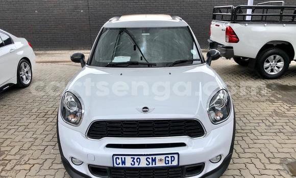 Nunua Ilio tumika MINI Countryman White Gari ndani ya Manzini nchini Manzini Nunua Ilio tumika MINI Countryman White Gari ndani ya Manzini nchini Manzini
